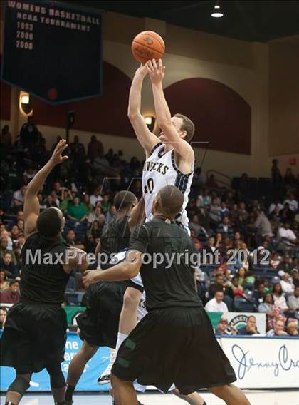 Thumbnail 1 in La Costa Canyon vs Lincoln (CIF SDS D2 Final) photogallery.