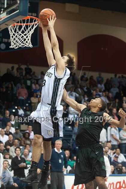 Thumbnail 3 in La Costa Canyon vs Lincoln (CIF SDS D2 Final) photogallery.