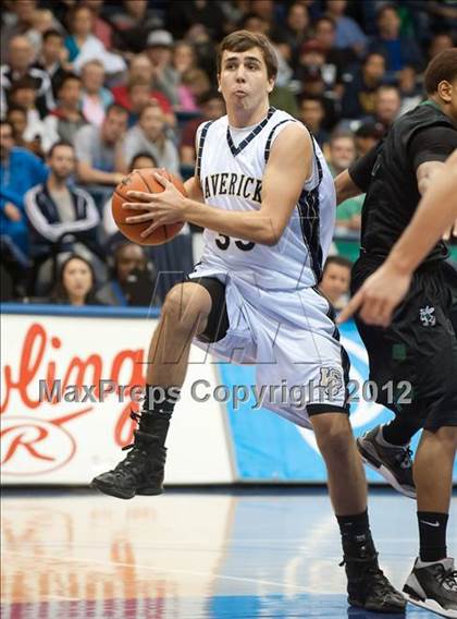 Thumbnail 2 in La Costa Canyon vs Lincoln (CIF SDS D2 Final) photogallery.