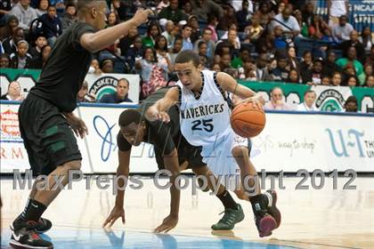 Thumbnail 1 in La Costa Canyon vs Lincoln (CIF SDS D2 Final) photogallery.