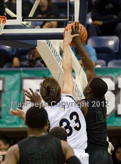 Thumbnail 2 in La Costa Canyon vs Lincoln (CIF SDS D2 Final) photogallery.