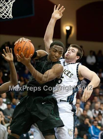 Thumbnail 2 in La Costa Canyon vs Lincoln (CIF SDS D2 Final) photogallery.