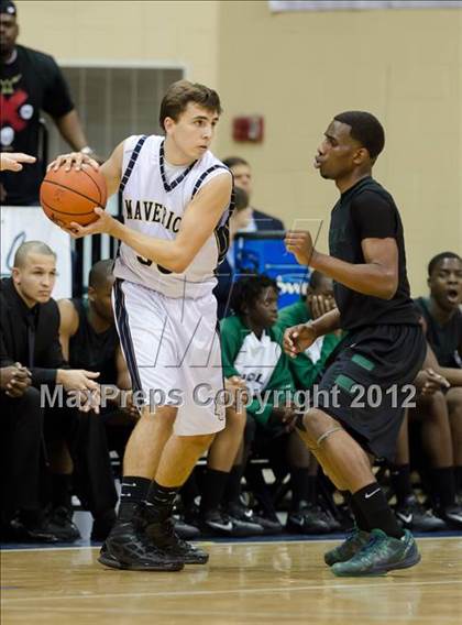 Thumbnail 3 in La Costa Canyon vs Lincoln (CIF SDS D2 Final) photogallery.