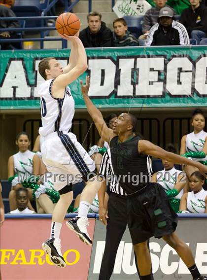 Thumbnail 3 in La Costa Canyon vs Lincoln (CIF SDS D2 Final) photogallery.
