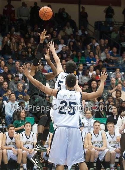 Thumbnail 2 in La Costa Canyon vs Lincoln (CIF SDS D2 Final) photogallery.