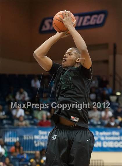 Thumbnail 1 in La Costa Canyon vs Lincoln (CIF SDS D2 Final) photogallery.