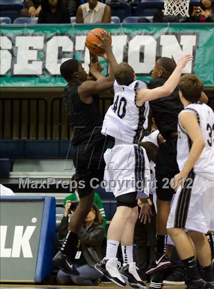 Thumbnail 1 in La Costa Canyon vs Lincoln (CIF SDS D2 Final) photogallery.