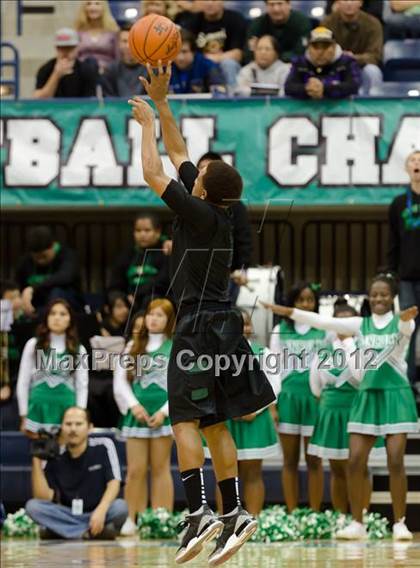 Thumbnail 1 in La Costa Canyon vs Lincoln (CIF SDS D2 Final) photogallery.