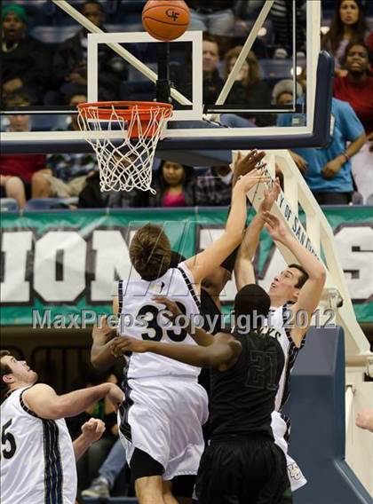 Thumbnail 3 in La Costa Canyon vs Lincoln (CIF SDS D2 Final) photogallery.