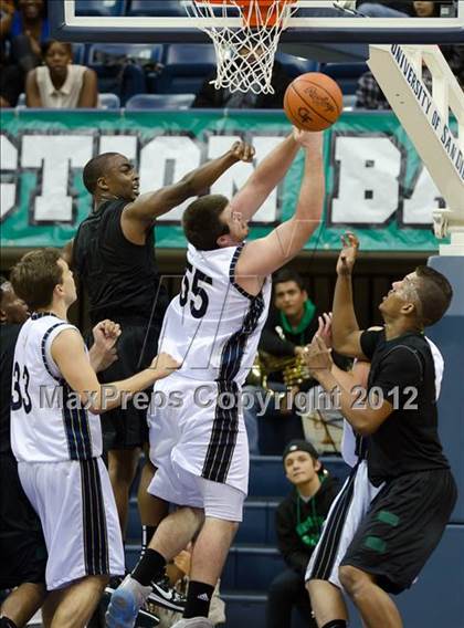 Thumbnail 1 in La Costa Canyon vs Lincoln (CIF SDS D2 Final) photogallery.