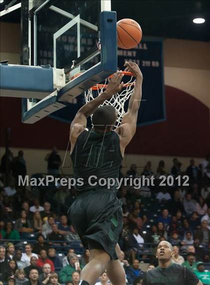 Thumbnail 3 in La Costa Canyon vs Lincoln (CIF SDS D2 Final) photogallery.
