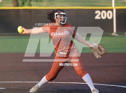 Thumbnail 1 in Sunset vs West Mesquite (UIL 5A D1 Bi-District) photogallery.