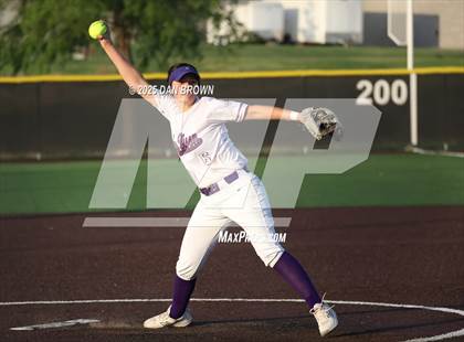 Thumbnail 1 in Sunset vs West Mesquite (UIL 5A D1 Bi-District) photogallery.