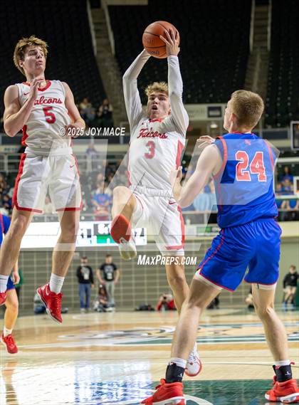 Thumbnail 3 in Zane Trace vs Minford (OHSAA D5 District Final) photogallery.