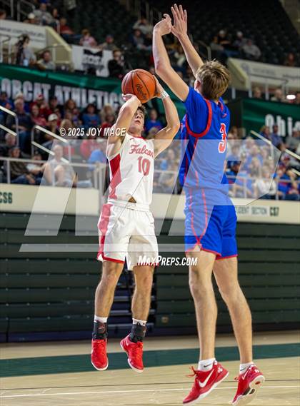 Thumbnail 3 in Zane Trace vs Minford (OHSAA D5 District Final) photogallery.