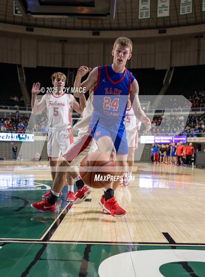 Thumbnail 2 in Zane Trace vs Minford (OHSAA D5 District Final) photogallery.