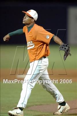 Thumbnail 1 in Riverside Poly vs Lakewood (Section Playoffs) photogallery.