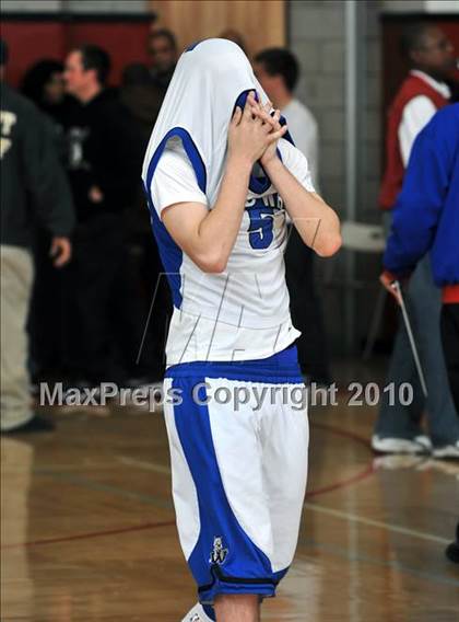 Thumbnail 2 in Windward vs. Lutheran (CIF SS D5AA Final) photogallery.