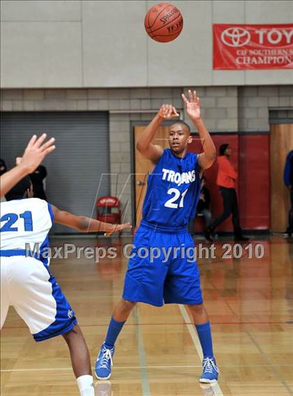 Thumbnail 2 in Windward vs. Lutheran (CIF SS D5AA Final) photogallery.