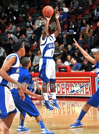 Thumbnail 2 in Windward vs. Lutheran (CIF SS D5AA Final) photogallery.
