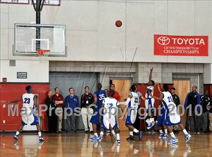 Thumbnail 3 in Windward vs. Lutheran (CIF SS D5AA Final) photogallery.