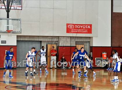 Thumbnail 3 in Windward vs. Lutheran (CIF SS D5AA Final) photogallery.