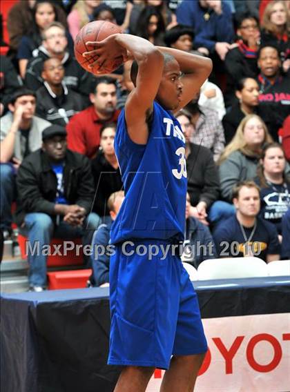 Thumbnail 3 in Windward vs. Lutheran (CIF SS D5AA Final) photogallery.