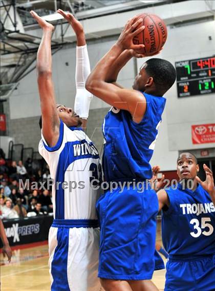 Thumbnail 3 in Windward vs. Lutheran (CIF SS D5AA Final) photogallery.