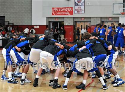 Thumbnail 2 in Windward vs. Lutheran (CIF SS D5AA Final) photogallery.
