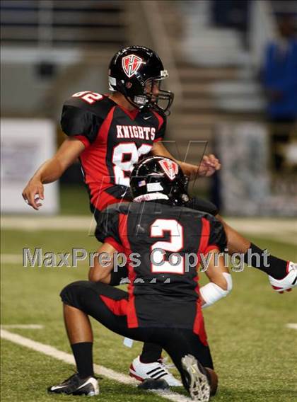 Thumbnail 1 in Georgetown vs. Harker Heights (Dave Campbell's Texas Football Classic) photogallery.