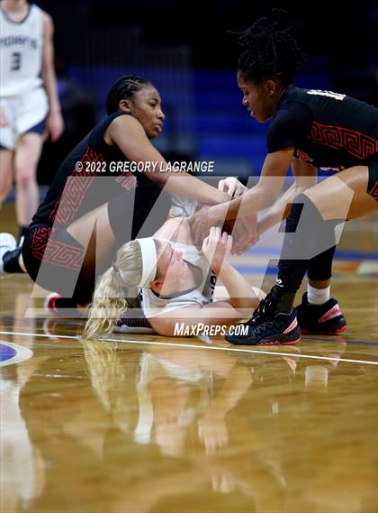 Thumbnail 1 in Trinity vs Keller (UIL 6A Bi-District Playoff) photogallery.