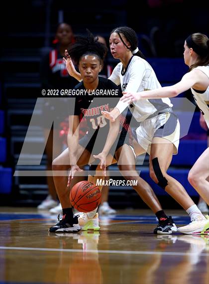 Thumbnail 2 in Trinity vs Keller (UIL 6A Bi-District Playoff) photogallery.