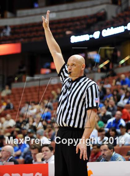 Thumbnail 2 in Santa Margarita vs. Brea Olinda (CIF SS 3AA Final) photogallery.