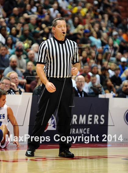 Thumbnail 1 in Santa Margarita vs. Brea Olinda (CIF SS 3AA Final) photogallery.