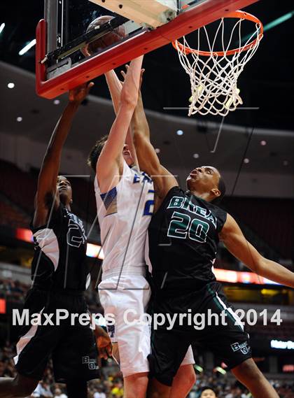 Thumbnail 3 in Santa Margarita vs. Brea Olinda (CIF SS 3AA Final) photogallery.