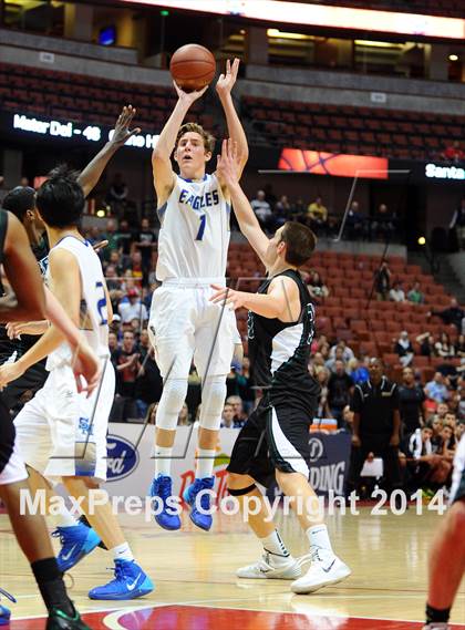 Thumbnail 2 in Santa Margarita vs. Brea Olinda (CIF SS 3AA Final) photogallery.