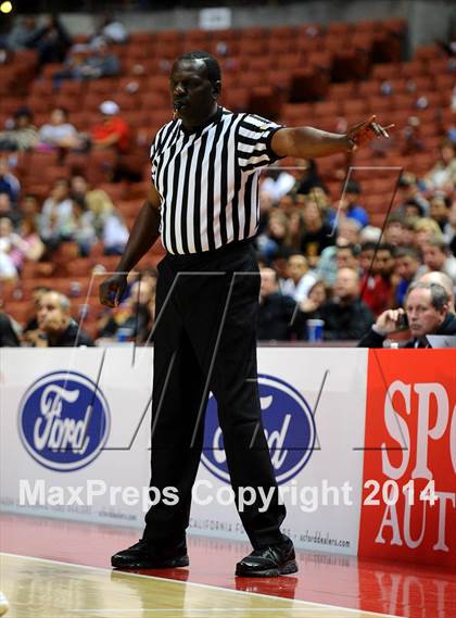 Thumbnail 2 in Santa Margarita vs. Brea Olinda (CIF SS 3AA Final) photogallery.
