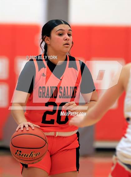 Thumbnail 1 in Grand Saline vs Mineola photogallery.