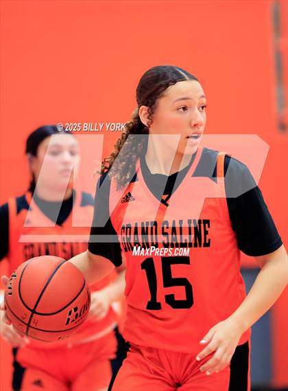 Thumbnail 2 in Grand Saline vs Mineola photogallery.