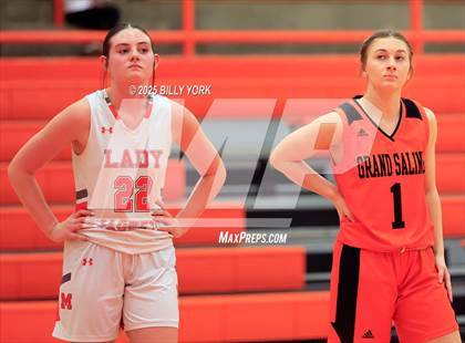 Thumbnail 3 in Grand Saline vs Mineola photogallery.