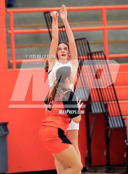 Thumbnail 1 in Grand Saline vs Mineola photogallery.