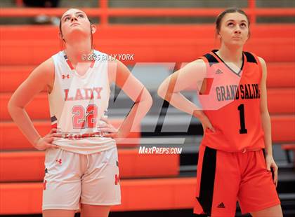 Thumbnail 2 in Grand Saline vs Mineola photogallery.