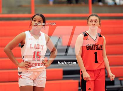 Thumbnail 2 in Grand Saline vs Mineola photogallery.