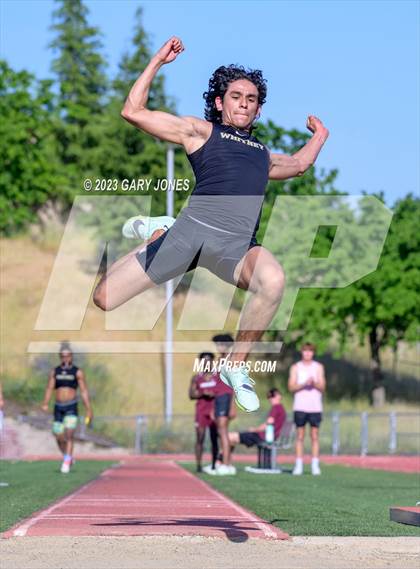 Thumbnail 1 in Whitney mini-meet and seniors photogallery.
