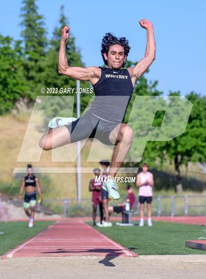 Thumbnail 2 in Whitney mini-meet and seniors photogallery.