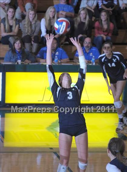 Thumbnail 3 in La Costa Canyon vs. Presentation (CIF State D2 Final) photogallery.