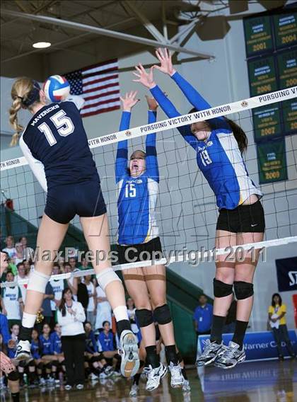 Thumbnail 2 in La Costa Canyon vs. Presentation (CIF State D2 Final) photogallery.