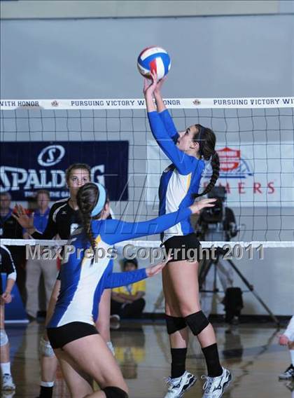 Thumbnail 3 in La Costa Canyon vs. Presentation (CIF State D2 Final) photogallery.