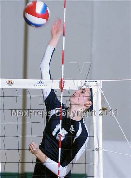 Thumbnail 2 in La Costa Canyon vs. Presentation (CIF State D2 Final) photogallery.