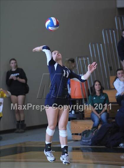 Thumbnail 2 in La Costa Canyon vs. Presentation (CIF State D2 Final) photogallery.